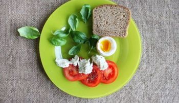 La dieta hipocalórica es la mejor manera de bajar de peso