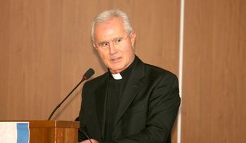 Arrestan a funcionario del Vaticano por corrupción
