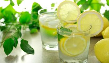 Quema grasas con agua caliente con limón (Video)