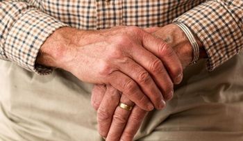 El drama del hombre con 43 años que parece de 80, por una muy rara enfermedad: Síndrome de Werner