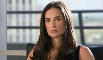 A los 54 años, Demi Moore se animó a mostrarse con poca ropa en su última película