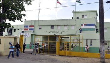 No contestar llamadas de Este Número.809-477-1828...Es de una cárcel 