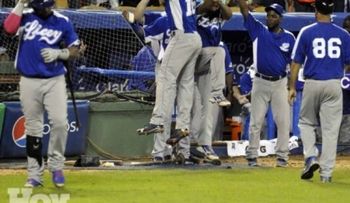 Licey derrota 4-1 a las Águilas