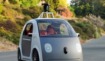 Google presentó un automóvil que se maneja solo