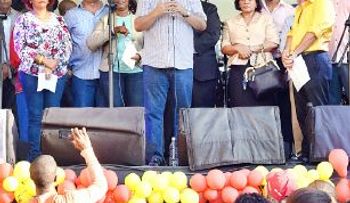 Quique critica el ascenso político en base al dinero 