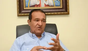 Antonio Marte renuncia de la Fuerza del Pueblo y se declara senador independiente