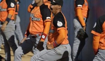 Cuba: pelotero recibe batazo en pelea en partido de béisbol 