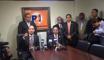 Ramfis dice doble nacionalidad no le impide postularse; pero el artículo 20 es claro, no puede hacerlo 