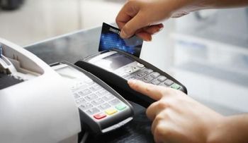 Empresa mejora microchip de sus tarjetas de crédito 