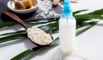 Lo que no te habían dicho del agua de arroz para tu piel 