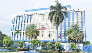 MESCYT destaca impacto de Inglés por Inmersión en el desarrollo