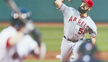 Shoemaker silenció los bates de Boston; Aybar batea de 4-3