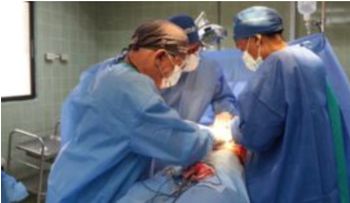 Hospital Gautier reconstruye mamas a 20 mujeres post cáncer mediante amputación