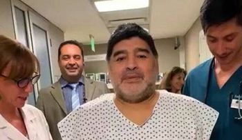 A Maradona le "metían pastillas trituradas en la cerveza para que no jodiera de noche"