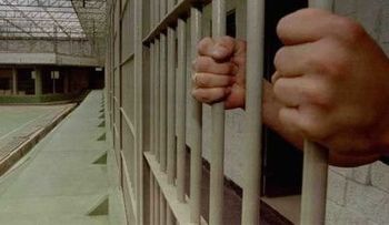 Mujer acusa a su hijo de violarla sexualmente