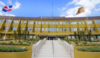 JCE cambia horarios en 10 centros de cedulación