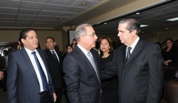 El presidente acude a la funeraria a dar pésame a Francisco Javier García 