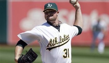 Lester impone marcas por bono y pago adelantado