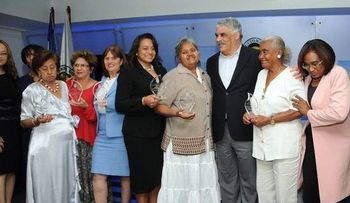El PRD reconoce a damas destacadas en gesta del 1965