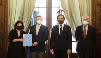 República Dominicana y Argentina firman convenios para trasplantes en niños