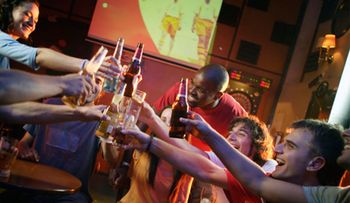 Una noche de borrachera te puede provocar ataques al corazón y una embolia