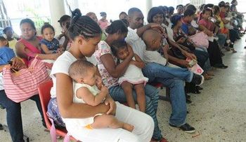 Robert Reid dice ha atendido más de 800 casos probables de dengue este año