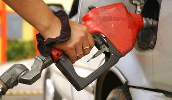 Congelan nuevamente precios de los combustibles