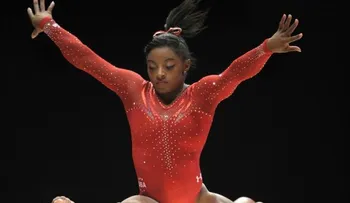 Simone Biles logra en el salto su tercer oro