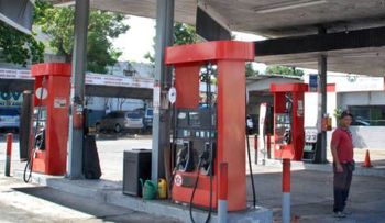 Rebajan de nuevo precios combustibles: gasolina premium $4:80; regular $4:00 y GLP $2:00; piden bajen pasajes