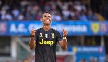 Cristiano Ronaldo se estrena oficialmente con la Juventus... y se va en blanco