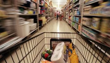 Pro Consumidor decomisa 25 mil 286 productos vencidos en Sánchez Ramírez
