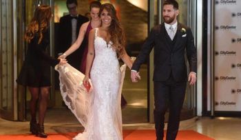 Este es el "miserable regalo" que recibió Messi de los invitados a su boda