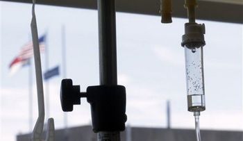Médicos proponen fórmula para enfrentar aumentos de remedio contra el cáncer