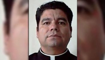 Condenan a 90 años de prisión a sacerdote por abuso sexual de menores