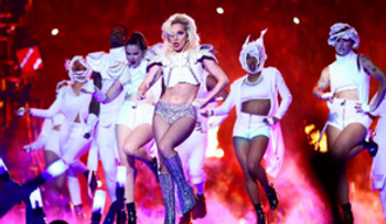 "Estoy orgullosa de mi cuerpo", responde Lady Gaga a burlas sobre su imagen