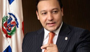 Abel Martínez gana para repetir como alcalde en Santiago