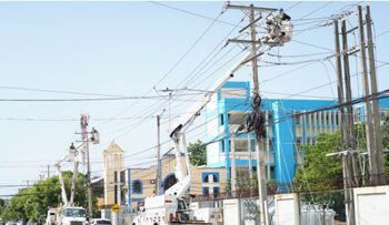 Edesur impulsa plan de construcción y mejora de redes eléctricas
