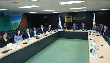 Valdez Albizu recibe a funcionarios de Morgan Stanley y  otros inversionistas internacionales