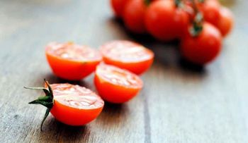 Tomate, yogur y avena para blanquear la piel