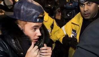 Arrestan a Bieber por varios cargos en Canadá