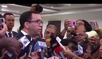 Navarro: "Estoy casi listo para presentar mi candidatura presidencial"; renunciará de Educación