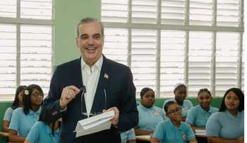 Abinader da seguimiento a Educación Moral, Cívica y Ética