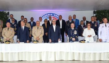 Abinader encabeza XXIV graduación de 40 nuevos cadetes de la Fuerza Aérea Dominicana