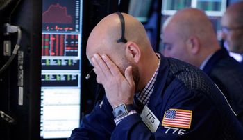 Wall Street cierra su peor sesión este año: el Dow Jones cayó un 1,78% y el dólar se derrumba ante el euro
