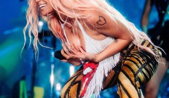 Karol G estrena nuevo tema 'No me arrepiento de sentir tanto' en concierto en Washington