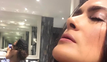 Doña Salma Hayek enciende las redes