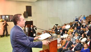 Valdez Albizu: El turismo se ha convertido en uno de los sectores más importantes del país