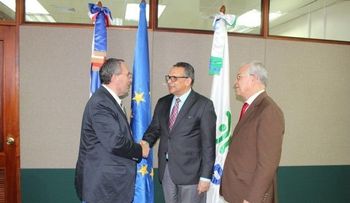 Unión Europea entrega 14 millones de euros al Ministerio de Administración Pública