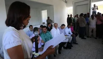 Danilo Medina promete estancias infantiles, escuelas y financiamiento en Hondo Valle