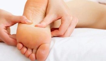 6 remedios naturales para deshinchar los tobillos, los pies y las piernas